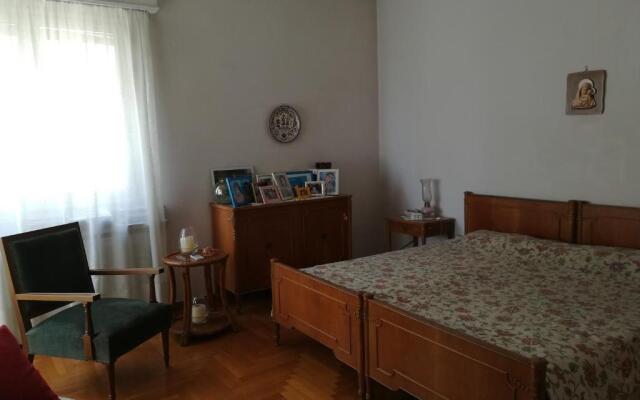 Vintage apartment KOLONAKI