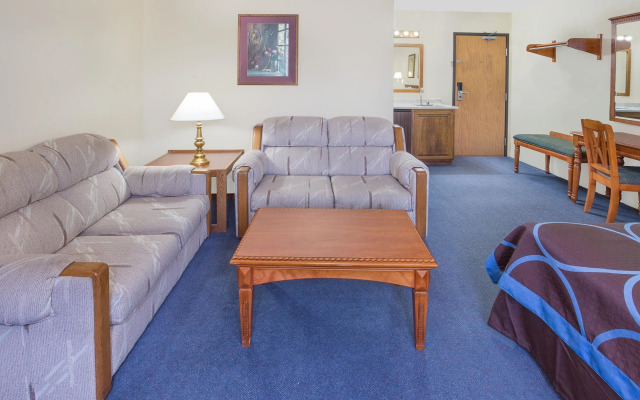 Super 8 by Wyndham Ashland