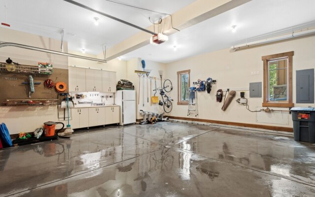 Keystone Gulch 1688 5 Bedroom Estate by RedAwning