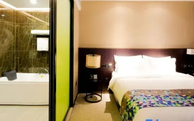 Zmax Hotel·Harbin Bingxue Big World