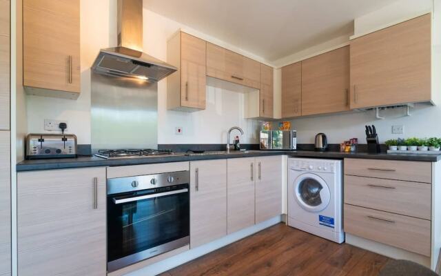 Executive City Apartment -Near Greengate