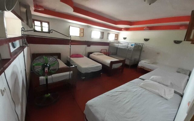 Hostal Ruinas de San Sebastian - Hostel
