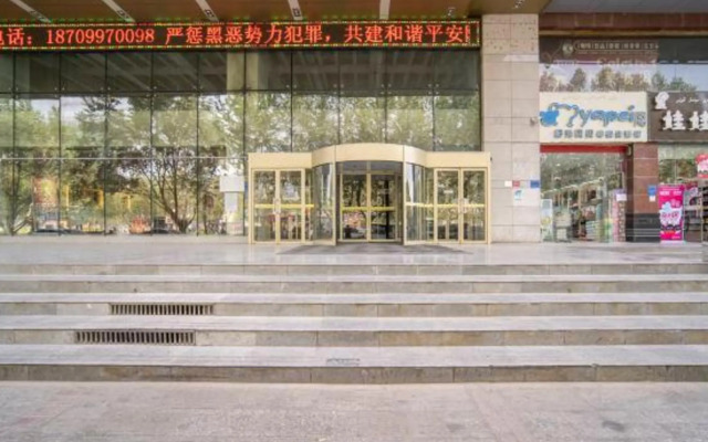 Yilong Hotel