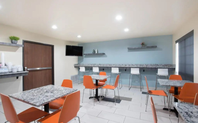 Super 8 Claremore OK