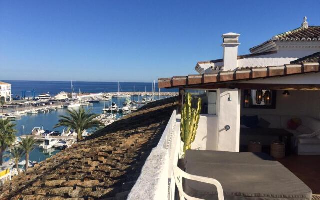 2257-Stunning Penthouse First Line Port Sea View