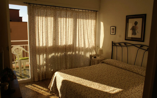 Oasis Close Barcelona Pool Tennis Beach