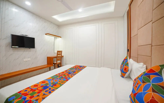 Fabhotel Eminent