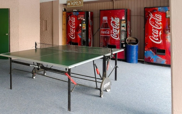 Creekside Manor 3 Bedroom Cabin by RedAwning