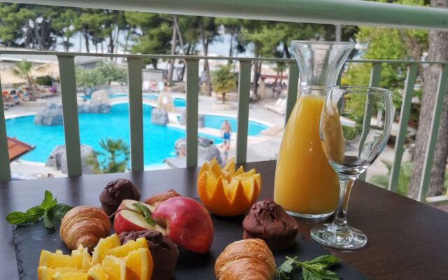 Matilde Beach Resort 19530