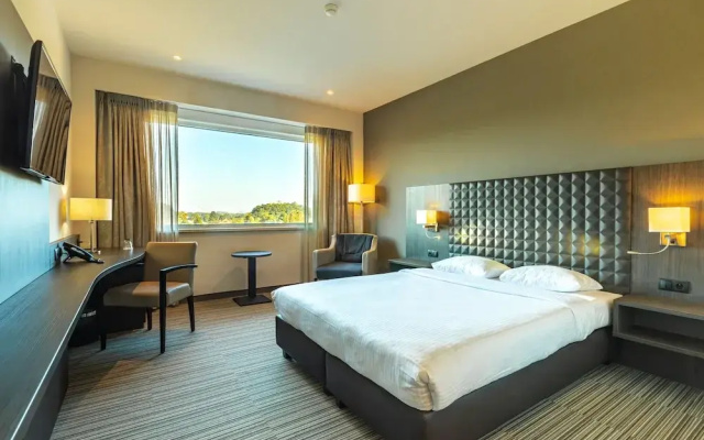 Mezzo Hotel & Business