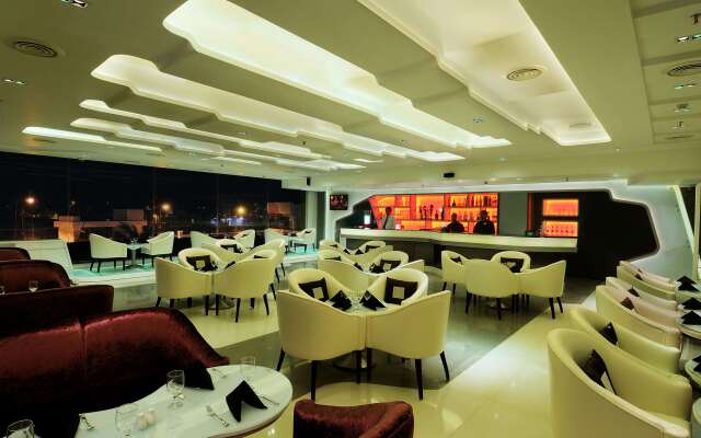 Express Inn The Business Luxury Hotel