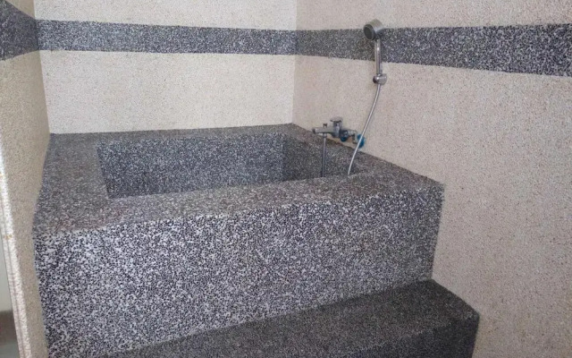 Yuxian Family Business BnB