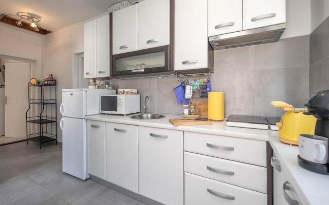 Nice Apartment in Malinska With Wifi and 3 Bedrooms