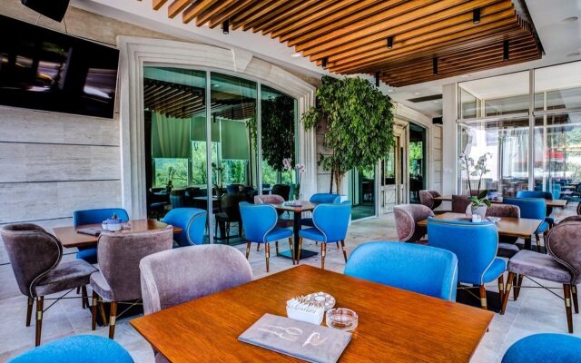 Hotel Odissey