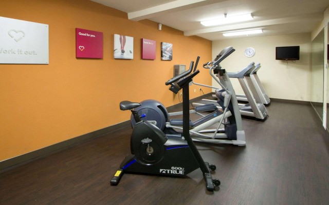 Comfort Suites Visalia Convention Center