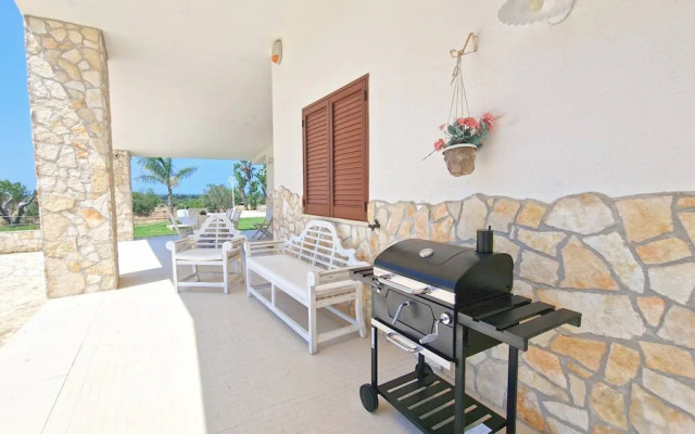 Villa With Swimming Pool Sleeps 8 Three Bedrooms