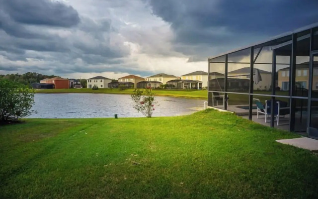 Crescent Lakes Villa