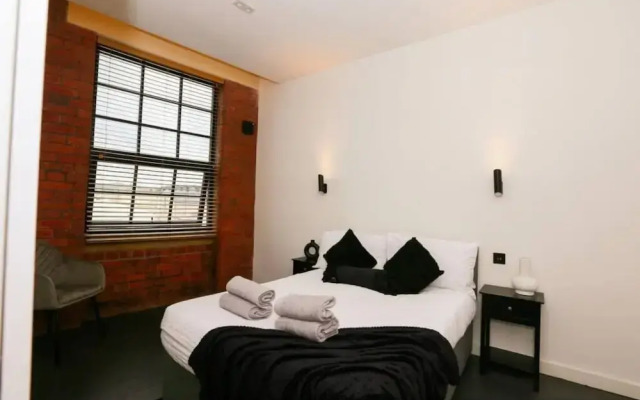 The Nichols Building Spacious 3-bedroom Apartment