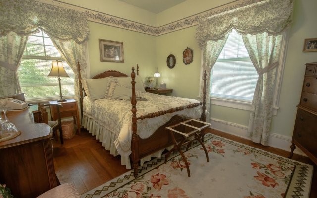 The Dickey House Bed & Breakfast