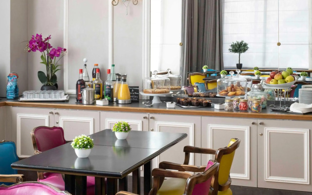 Hôtel Bradford Elysées – Astotel