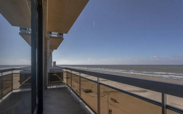 Pleasant Flat on Seafront With Terrace