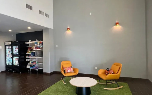 Quality Inn & Suites At Talavi