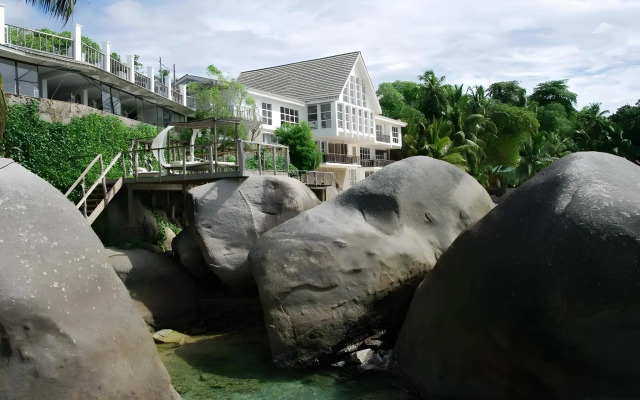 Bliss Hotel