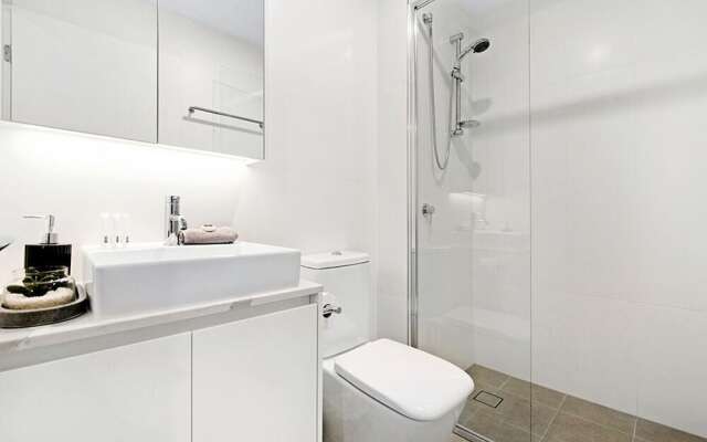 NEO Apartments - Holidays Gold Coast