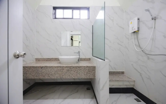 Sabai Hotel Lopburi