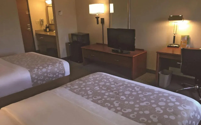 La Quinta Inn Milwaukee West Brookfield