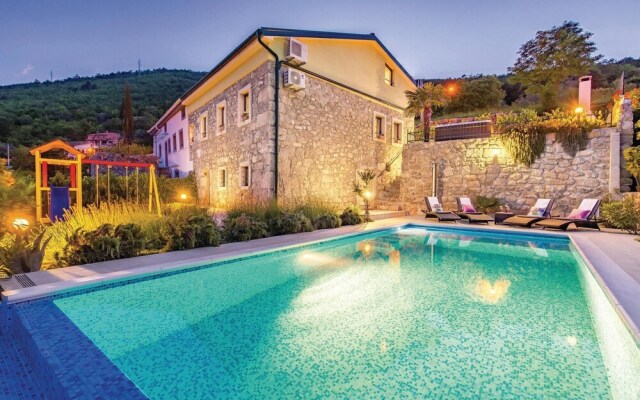 Amazing Home in Medveja with Hot Tub, WiFi & 4 Bedrooms