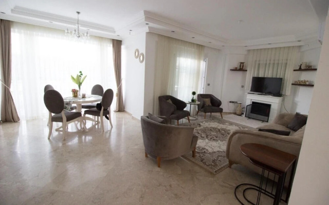 Villa Helios 1 by Elm