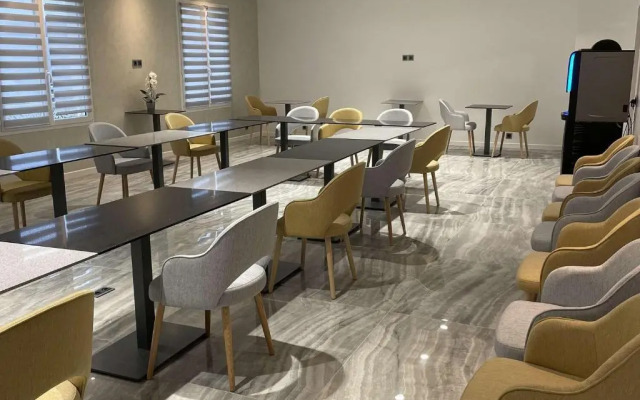 Brit Hotel Paris Orly