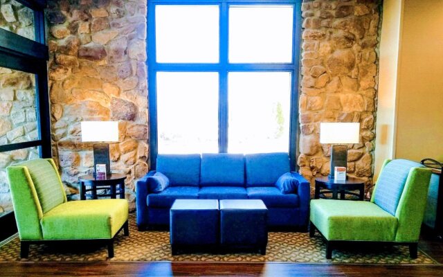 Comfort Inn & Suites near Danville Mall