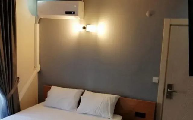 Marbella Suites