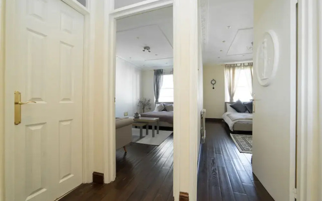 Excel Apartments Hyde Park