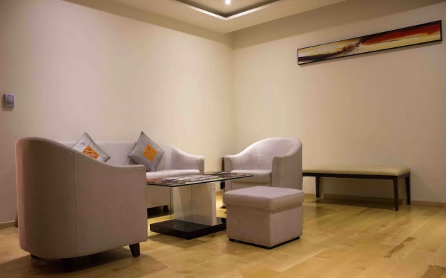 OYO 10881 Hotel Club 29