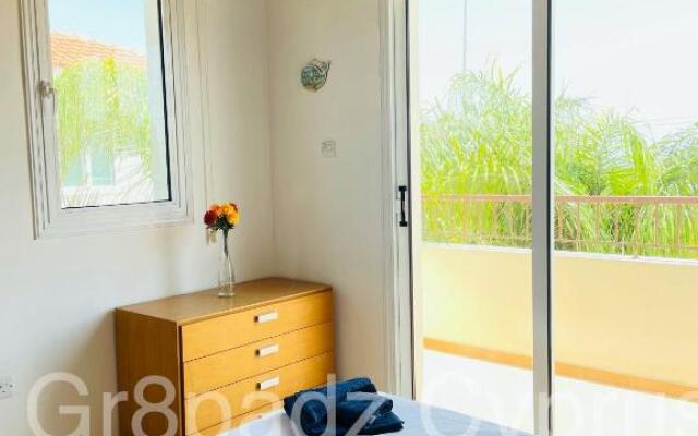 Gr8padz Villa Artemis