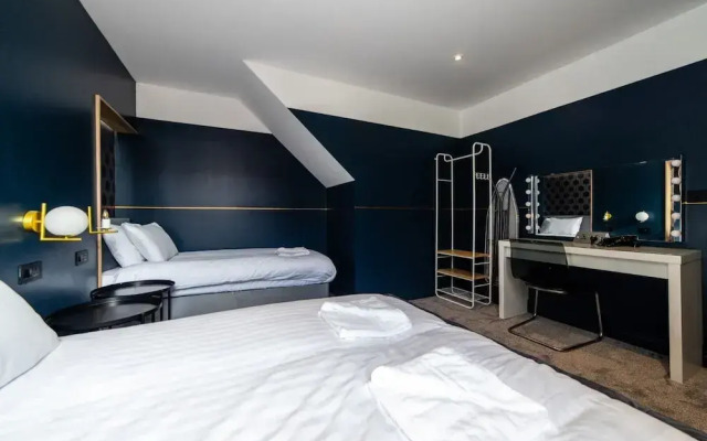 Hollywood Suite Sasco Apartments