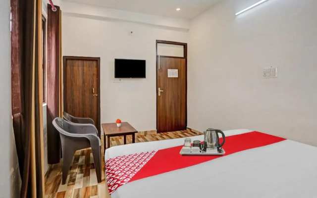 OYO Hotel Nirvan Near Jahangirpuri Metro Station