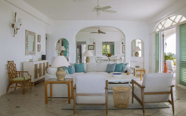 Zephyr Hill - 2 bedroom Villa with awe inspiring views 2 Villa by RedAwning