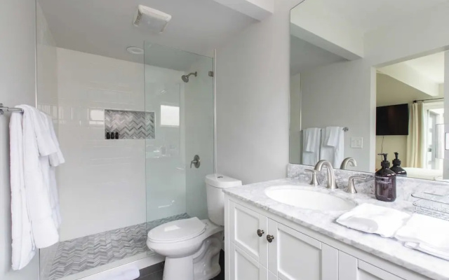 Hamilton I by Avantstay Beach House! Rooftop Deck Newly Renovated Bungalow