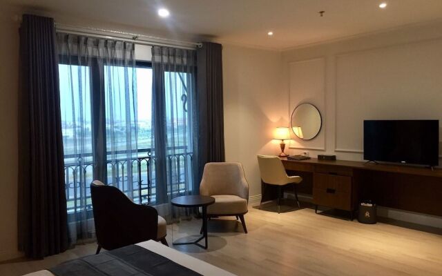 Rex Quang Binh Hotel