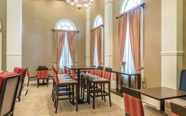 Comfort Inn Plainwell