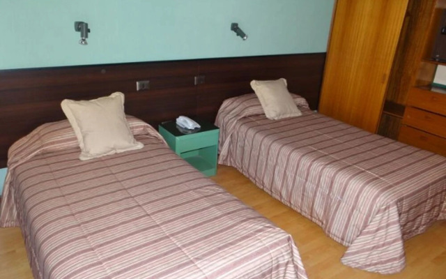 Hotel Charlie Inn