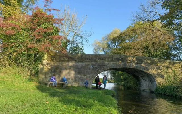 Orchard Glamping - Apartment Pod - Blossom