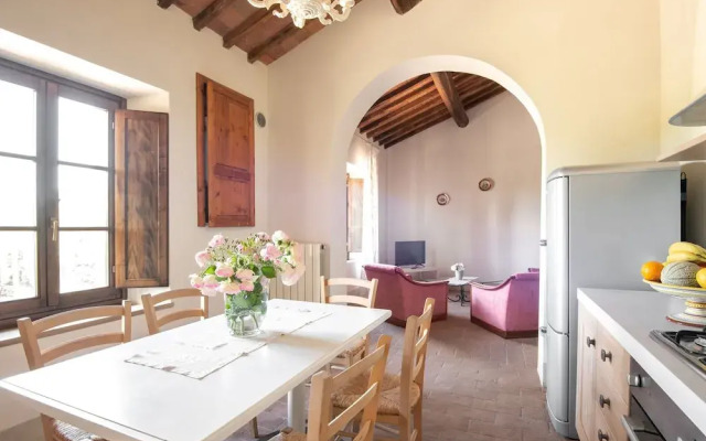 Secluded Apartment in Rapolano Terme with Garden