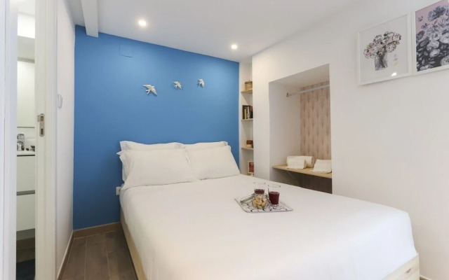 Charming Castelo Studio Apartment Rentexperience