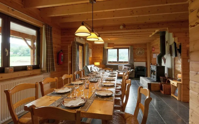 Modern Holiday Home in Vresse-sur-Semois with Kayaking