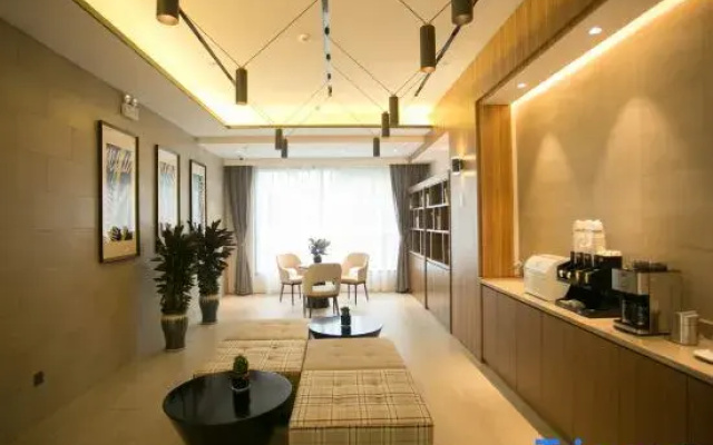 Homeinn Plus Hotel (Tai'an Taishan Railway Station Ginza Plaza)
